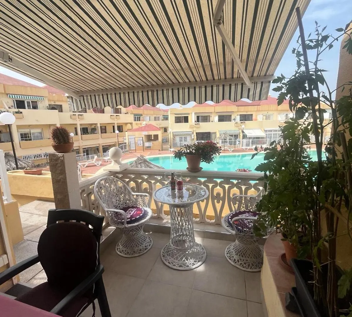 Cozy Pool View Apartment H-11 Mareverde Costa Adeje İspanya